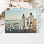 Cartes Pour Fêtes Annuelles Mele Kalikimaka | Hawaiian Holiday Photo Card<br><div class="desc">Chic holiday photo card features "Mele Kalikimaka, " the Hawaiian Christmas greeting,  in white hand lettered script typography as an overlay on your favorite beach or vacation photo. Cards reverse to a Hawaiian quilt inspired pattern in tropical pale aqua and white.</div>