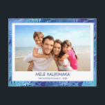 CARTES POUR FÊTES ANNUELLES MELE KALIKIMAKA HAWAIIAN TROPICAL BLUE PHOTO<br><div class="desc">Blue incandescent Faux Foil Mele Kalikimaka Hawaiian Tropical Palm Leaf Family Photo Christmas Holiday Card. The picture and family name can be replaced on this simple beach or coastal vacation Christmas Family Photo Card.</div>