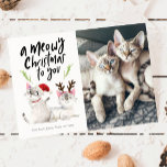 Cartes Pour Fêtes Annuelles Meowy Christmas Cute Cat Photo<br><div class="desc">Carte photo de Noël mignonne et drôle avec l'illustration de deux chats siamois portant un chapeau santa et des bois. Le texte de typographie ci-dessus dit "un maigre noël pour vous." Vous pouvez ajouter votre propre image de petite taille à côté. Le dos de la carte est des points en...</div>