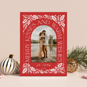 Cartes Pour Fêtes Annuelles Merry Kisses and Warm Wishes Berry Photo Arch Red