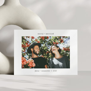 Cartes Pour Fêtes Annuelles Merry Married Two Photo Minimaliste Machine à écri