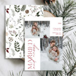 Cartes Pour Fêtes Annuelles Minimaliste, M. et Mme Red Marié & Joyeux Photo<br><div class="desc">Voici notre nouvelle mini-carte Mr et Mrs Red Married & Merry Photo Holiday : un design moderne avec une typographie élégante et trois photos mariages chères, en rouge et blanc festif. Le front minimaliste est complété par un motif botanique d'aquarelle chaleureux et festif sur le dos, qui met en valeur...</div>