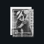 Cartes Pour Fêtes Annuelles Minime simple photo élégant Noël<br><div class="desc">Elégante carte postale de Noël avec un design minimal et moderne avec une bordure simple et "joyeux noël" sur votre photo préférée. Le dos a une deuxième image avec votre message personnalisé en noir et blanc.</div>