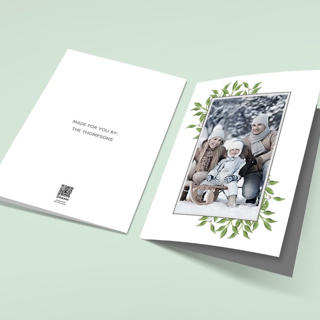 Cartes Pour Fêtes Annuelles Mistletoe Botanical Christmas Photo Card Élégant (Merry Christmas holiday folding photo card with a simple single photo template. )