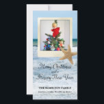 Cartes Pour Fêtes Annuelles Noël 1 de plage d'étoiles de mer<br><div class="desc">Vous pouvez customiser tout. Pour employer votre propre photo les proportions devraient être de 3 pouces par 3 et 1/8 pouce pour s'adapter à l'intérieur du cadre. Changez le texte pour personnaliser votre carte. Vous pouvez même déplacer les étoiles de mer autour !</div>