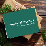 Cartes Pour Fêtes Annuelles Noël élégant | Moderne Simple Minimaliste Vert<br><div class="desc">Simple et élégant "joyeux noël" citation carte de voeux avec typographie moderne en blanc sur un arrière - plan vert de forêt dans un style minimaliste "scandi" scandinave design. La carte peut être facilement personnalisée avec votre propre salutation de vacances, nom de famille et année pour faire une carte de...</div>