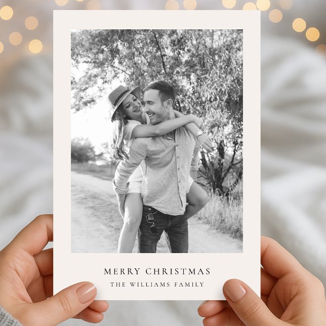 Cartes Pour Fêtes Annuelles Noël minimal | Photo simple en noir et blanc (Mark the most wonderful season with a clean holiday card featuring your own photo)