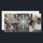 Cartes Pour Fêtes Annuelles Noël Snowflake Chalkboard Deux photos<br><div class="desc">Cette carte de vacances en noir et blanc présente l'image d'un vieux tableau noir,  d'un flocon blanc et d'une pièce pour deux photos.</div>