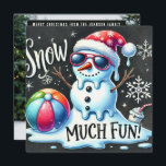 Cartes Pour Fêtes Annuelles Noël Snowman Boule de neige beaucoup de plaisir<br><div class="desc">Conception personnalisée sur le thème des vacances avec l'expression "Joyeux Noël de la famille Johnson" vous pouvez changer. Amusez-vous l'été dans votre décor de vacances avec ce ornement fantaisiste ! Doté d'un bonhomme de neige qui fond dans la chaleur, entouré d'objets d'été classiques comme une boule de plage, un parapluie...</div>