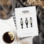Cartes Pour Fêtes Annuelles Noir et blanc Tendance Abstrait Noisette Noël<br><div class="desc">Notre collection Symphony de Noël Nutcracker incorpore l'élégance moderne de l'art de l'encre noire, le style minimaliste, les accents faux or ainsi que nos motifs géométriques à la mode audacieux qui complètent magnifiquement l'oeuvre de l'entrecôte. Ce mélange moderne d'élégance et de style abstrait crée une collection de Noël audacieuse et...</div>