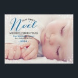Cartes Pour Fêtes Annuelles Notre premier Noel Blue Photo Overlay Baby First<br><div class="desc">Le modèle de conception de la carte de voeux de Noël personnalisée "Our First Noel" est doté d'une bordure blanche en flocon de neige et d'une superposition élégante en bleu cobalt et en noir de charbon qui encadrent magnifiquement la première photo de Noël de votre nouveau bébé.</div>