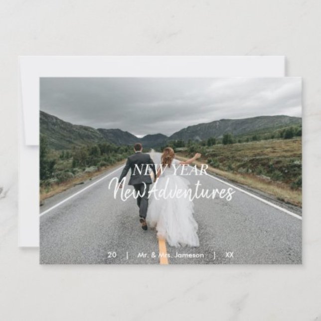 Cartes Pour Fêtes Annuelles "Nouvel An, nouvelles aventures" | Bonne année (Minimal New Year New Adventures design— perfect for a modern and timeless Happy New Year greeting.)