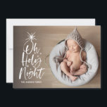 Cartes Pour Fêtes Annuelles Oh Holy Night | Photo de vacances<br><div class="desc">Faire-part de naissance de vacances avec script de calligraphie moderne et une étoile brillante qui a une apparence de texture brossée. Personnalisez avec votre propre photo et texte à l'avant et à l'arrière. Le dos a un motif de flocon bleu clair avec la même texture brossée et va avec le...</div>