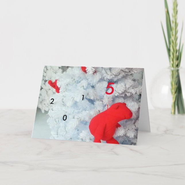 Cartes Pour Fêtes Annuelles Ours en peluche rouge dans l'arbre de Noël (Devant)