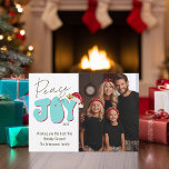 Cartes Pour Fêtes Annuelles Peace Joie Retro Police 1 Photo Famille Noël<br><div class="desc">Ce design festif Peace & Joy a été créé en utilisant une police de script moderne amusante et ma police de bloc lettrée à la main dans un style rétro des années 80 en bleu et rouge aqua surmonté de mon chapeau de Père Noël peint à la main avec des...</div>