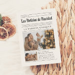 Cartes Pour Fêtes Annuelles Periódico Navideño | Reprendre l'Año con 7 Fotos<br><div class="desc">Últimas noticias ! Convierta su tarjeta navideña en un recuerdo encantador con este maladie ño de periódico. En la parte frontal, destacan su ciudad y el año en la parte superior, seguido por el título "Las Noticias de Navidad" en una clásica tipografía de letra gótica. El Titar anuncia "Últimas Noticias...</div>