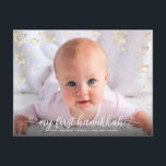 Cartes Pour Fêtes Annuelles Photo de bébé Mon premier Hanoukka Script Star de<br><div class="desc">"Mon premier Hanoukka." Un visuel ludique de champagne faux feuille d'or Stars of David, flocons de neige et typographie manuscrite blanche superposant la photo de votre choix, vous aider à ouvrir à Hanoukka et le Nouvel An. Votre note personnalisée, tapée ou manuscrite, est à l'arrière. Sentez la chaleur et la...</div>