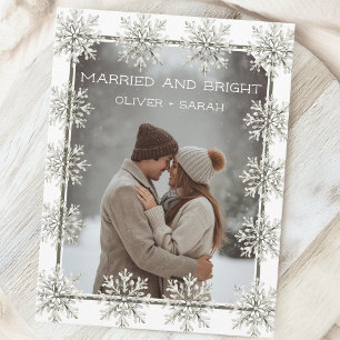 Cartes Pour Fêtes Annuelles Photo de couple marié enneigé et lumineux
