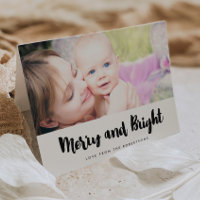 Photo de famille tendance joyeuse et lumineuse