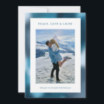 Cartes Pour Fêtes Annuelles Photo de Hanukkah à dégradé abstrait bleu<br><div class="desc">Une carte de vœux photo Hanukkah moderne avec un fond à dégradé abstrait dans des nuances de bleu. Téléchargez votre propre photo. Au verso de la carte,  vous pouvez saisir un message plus long.</div>