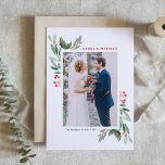 Cartes Pour Fêtes Annuelles Photo de Noël de Winterberry et Holly Mariage<br><div class="desc">Célébrez votre premier Noël en couple avec notre carte de Noël mariage photo personnalisable avec l'aquarelle sainte et l'airelle. Ce design élégant allie la beauté intemporelle des feuilles saints et des fraises d’hiver à un délicat effet d’aquarelle, créant un look festif et romantique, parfait pour les jeunes mariés. Personnalisez votre...</div>