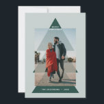 Cartes Pour Fêtes Annuelles Photo de Noël minimale<br><div class="desc">Carte de vacances photo minime graphique moderne de Noël. Audacieux sur la conception des tendances. Une partie d'une collection de vacances.</div>