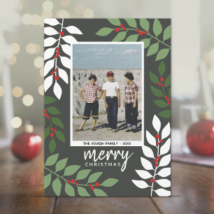 Cartes Pour Fêtes Annuelles Photo de Noël moderne avec baies et branches d'euc
