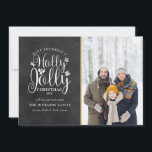 Cartes Pour Fêtes Annuelles Photo de tableau noir de script Holly Jolly de Noë<br><div class="desc">Un design de carte de vœux de vacances photo élégant Holly Jolly pour que vous puissiez personnaliser avec votre photo,  message,  noms et année préférés sur un fond de tableau noir. Le verso présente des flocons de neige qui tombent sur un fond de tableau noir assorti. Conçu par Thisisnotme©</div>