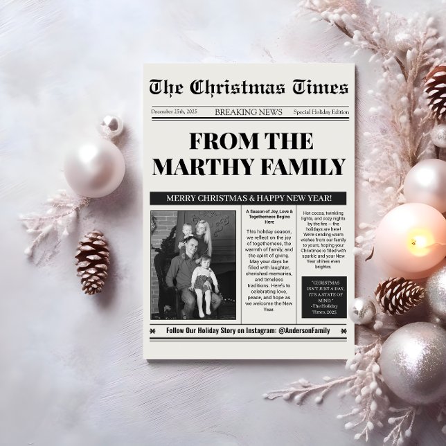 Cartes Pour Fêtes Annuelles Photo en noir et blanc de bilan annuel de journal  (Newspaper Year in Review Black and White Photo Holiday Card)