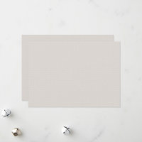 photo en noir et blanc d'un homme en costume et cr