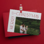 Cartes Pour Fêtes Annuelles Photo moderne Joyeux Noël Typographie rouge<br><div class="desc">'C'est la saison pour être joyeux ! Cette saison de vacances, faites de vos fêtes de famille un atout spécial avec cette magnifique moderne mais festive Modern Joyeux Noël Photo Red Typography Carte de vacances. La façon idéale d'envoyer votre amour et vos souhaits chaleureux à vos amis et votre famille...</div>