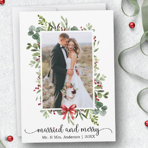 Cartes Pour Fêtes Annuelles Photographie de nœud rouge marié et joyeux en call