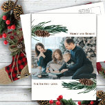 Cartes Pour Fêtes Annuelles Pin vert rustique Bouton de cône Aquarelle Florale<br><div class="desc">Envoyez des voeux de vacances à vos amis et à votre famille dans des cartes de style couleur simple, chic, élégant et moderne design photo festif, nature! Un beau cadre de feuilles de pins d'aquarelle peints en vert doux sur le dessus et en dessous de votre photo, avec un joli...</div>