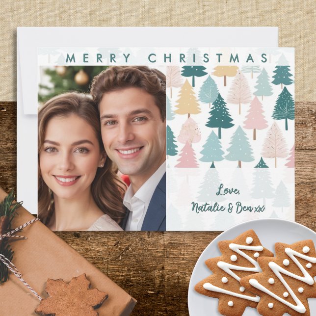 Cartes Pour Fêtes Annuelles Pins Pastel Moderne Arbres Photo personnalisée Noë (An elegant Christmas card with pastel pine trees design, customizable with a photo and name(s))