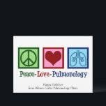 Cartes Pour Fêtes Annuelles Pulmonologue personnalisable Peace Love<br><div class="desc">Peace Love cartes de fin de année de pulmonologie. Une carte de Noël pulmonologue cool pour un médecin ou une infirmière en pulmonologie avec un signe de paix,  un coeur et des poumons. Un excellent design pour un spécialiste pulmonaire qui traite l'asthme et d'autres problèmes respiratoires.</div>