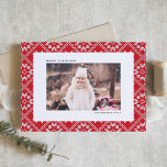 Cartes Pour Fêtes Annuelles Red Fair Isle Winter Knit Motif Photo Noël<br><div class="desc">Envoyez des voeux de vacances chaleureux enveloppés dans un design cosy et festif avec cette Photo Christmas Card, avec un charmant arrière - plan motif Fair Isle tricot. Le design complexe évoque l'atmosphère réconfortante de la chaleur hivernale et de la joie des vacances. Cette carte de Noël personnalisable offre un...</div>