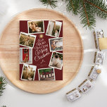 Cartes Pour Fêtes Annuelles Red Very Merry Christmas Tree Photo Collage<br><div class="desc">Ce design Red Very Merry Christmas Tree Photo Collage Holiday Card présente un décor rouge foncé sophistiqué avec un mélange de lettrage en ivoire simple et de calligraphie classique associé à un style boho minimaliste qui établit un équilibre parfait entre une subtilité moderne propre et une élégance vintage. Ce design...</div>