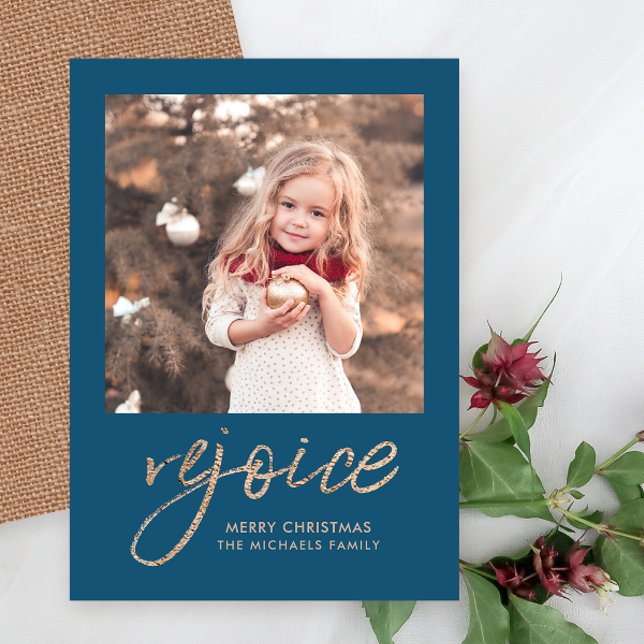 Cartes Pour Fêtes Annuelles Réjouissez-vous et soyez heureux Blue Rustic Photo (Créateur téléchargé)