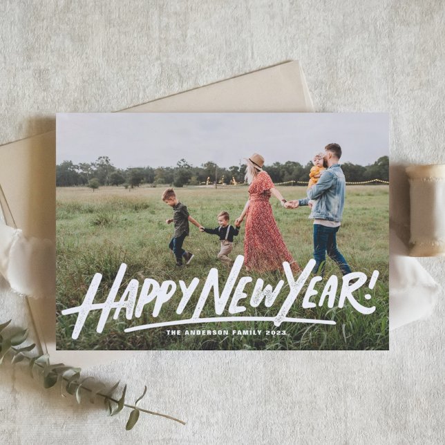 Cartes Pour Fêtes Annuelles Retro Typographie Photo Overlay Joyeux Nouvel An P (Retro Typography Photo Overlay Happy New Year Post Holiday Postcard)