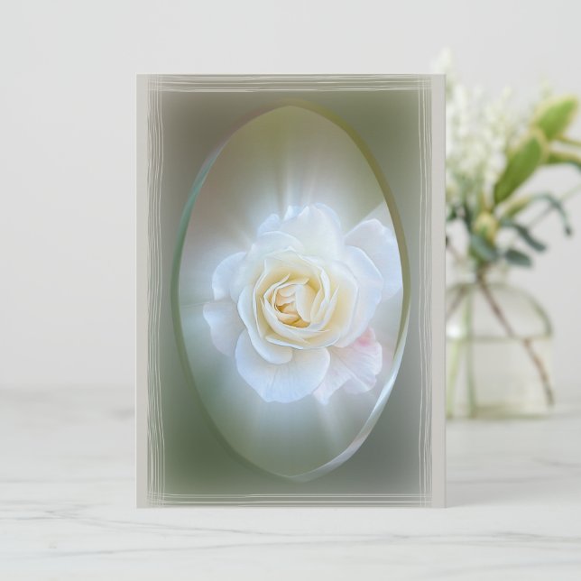 Cartes Pour Fêtes Annuelles Rose blanche (Debout devant)