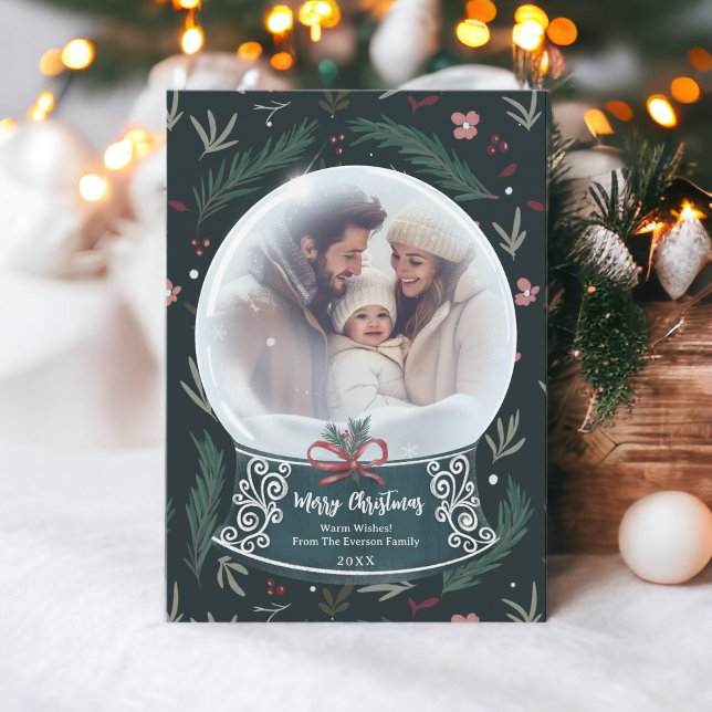 Cartes Pour Fêtes Annuelles Rustique Noël enneigé globe floral photo de famill (Rustic Christmas snow globe floral family photo Holiday Card on green)