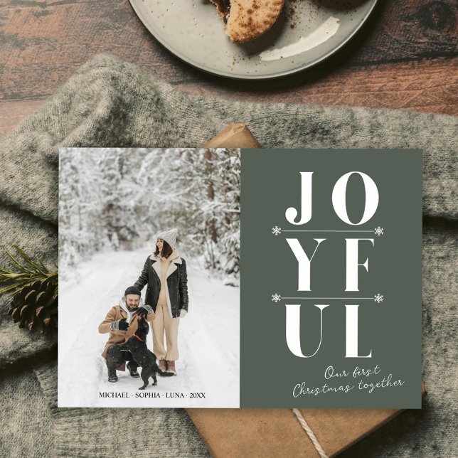 Cartes Pour Fêtes Annuelles Sage Green Joyeux Premier Noël moderne Couple (Créateur téléchargé)