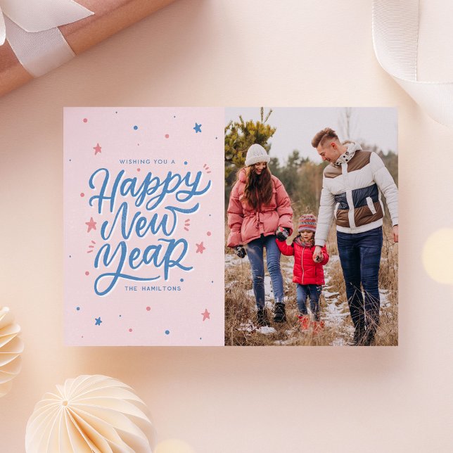 Cartes Pour Fêtes Annuelles Script Lettré à la main Joyeux Nouvel An 2025 Phot (vintage hand lettered happy new year photo card)
