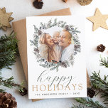 Cartes Pour Fêtes Annuelles Script minimaliste photo de Noël moderne<br><div class="desc">Célébrez la saison des Fêtes avec notre Carte de Script minimaliste photo moderne de Noël. Cette carte allie magnifiquement design contemporain et chaleur d'une photo de famille chère. La typographie de script minimaliste et élégante ajoute une touche de sophistication à vos salutations de vacances. Le design épuré et épuré permet...</div>
