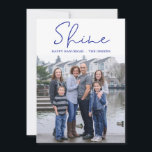 Cartes Pour Fêtes Annuelles Shine Happy Hanoukka Blue Photo<br><div class="desc">Ce merveilleux carte photo avec "Shine", "Happy Hanoukka" et votre famille en bleu sur le devant et le dos bleu assorti avec les étoiles blanches de David est parfait pour toute famille. Tout le monde adorera avoir une nouvelle photo. Pour faire de cette carte votre propre, sélectionnez Personnaliser ce modèle,...</div>