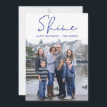 Cartes Pour Fêtes Annuelles Shine Happy Hanoukka Blue Photo<br><div class="desc">Ce merveilleux carte photo avec "Shine", "Happy Hanoukka" et votre famille en bleu sur le devant et le dos bleu assorti avec les étoiles blanches de David est parfait pour toute famille. Tout le monde adorera avoir une nouvelle photo. Pour faire de cette carte votre propre, sélectionnez Personnaliser ce modèle,...</div>