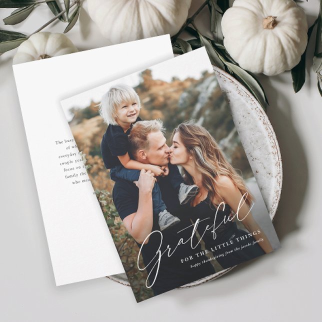 Cartes Pour Fêtes Annuelles Simple Gratuit Pour Les Petites Choses Thanksgivin (An elegant script grateful photo happy thanksgiving day card.)