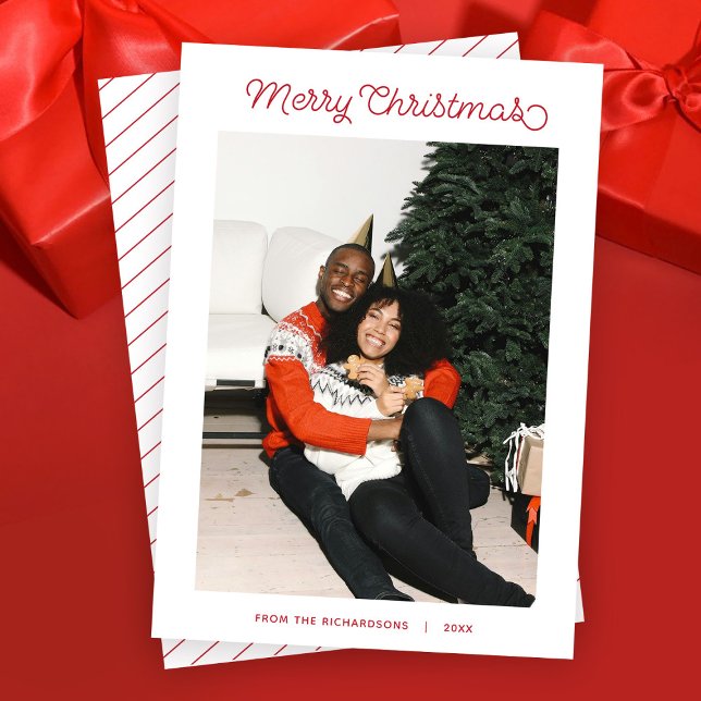 Cartes Pour Fêtes Annuelles Simple Joyeux Noël moderne Photo (Red script Merry Christmas Modern Minimalist Simple Holiday Photo Card)