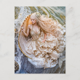 Cartes Pour Fêtes Annuelles Sirène assise dans une coquille géante sur le riva