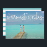 Cartes Pour Fêtes Annuelles Souhaits les plus chauds Elegance Beach Photo Noël<br><div class="desc">Envoyez des réjouissances de vacances avec cette carte de Noël plate à thème nautique avec un design simple avec les mots "souhaits les plus chauds" dans un élégant script blanc mince,  avec votre message sur votre photo de vacances horizontale préférée de plage. A l'arrière,  aqua et rayures blanches.</div>